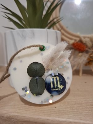 Suspension parfumée ~ Scorpion, La profondeur de l’eau ♏